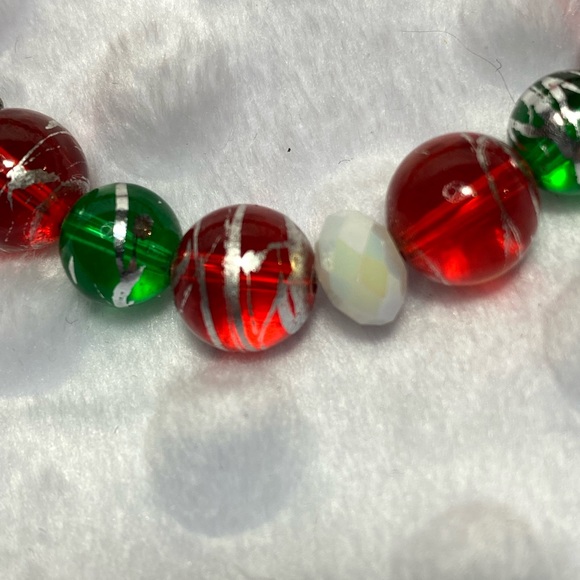 Christmas Beaded Bracelet - Picture 3 of 4